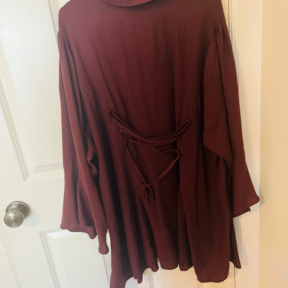 🍷Torrid Button Front Blouse – Size 4🍷 cross-listed - Picture 5 of 6